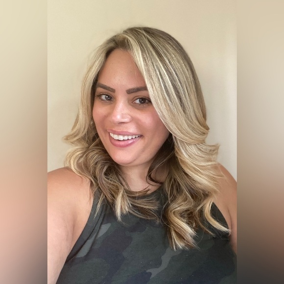 Other - Meet Your Posher, Shelby!